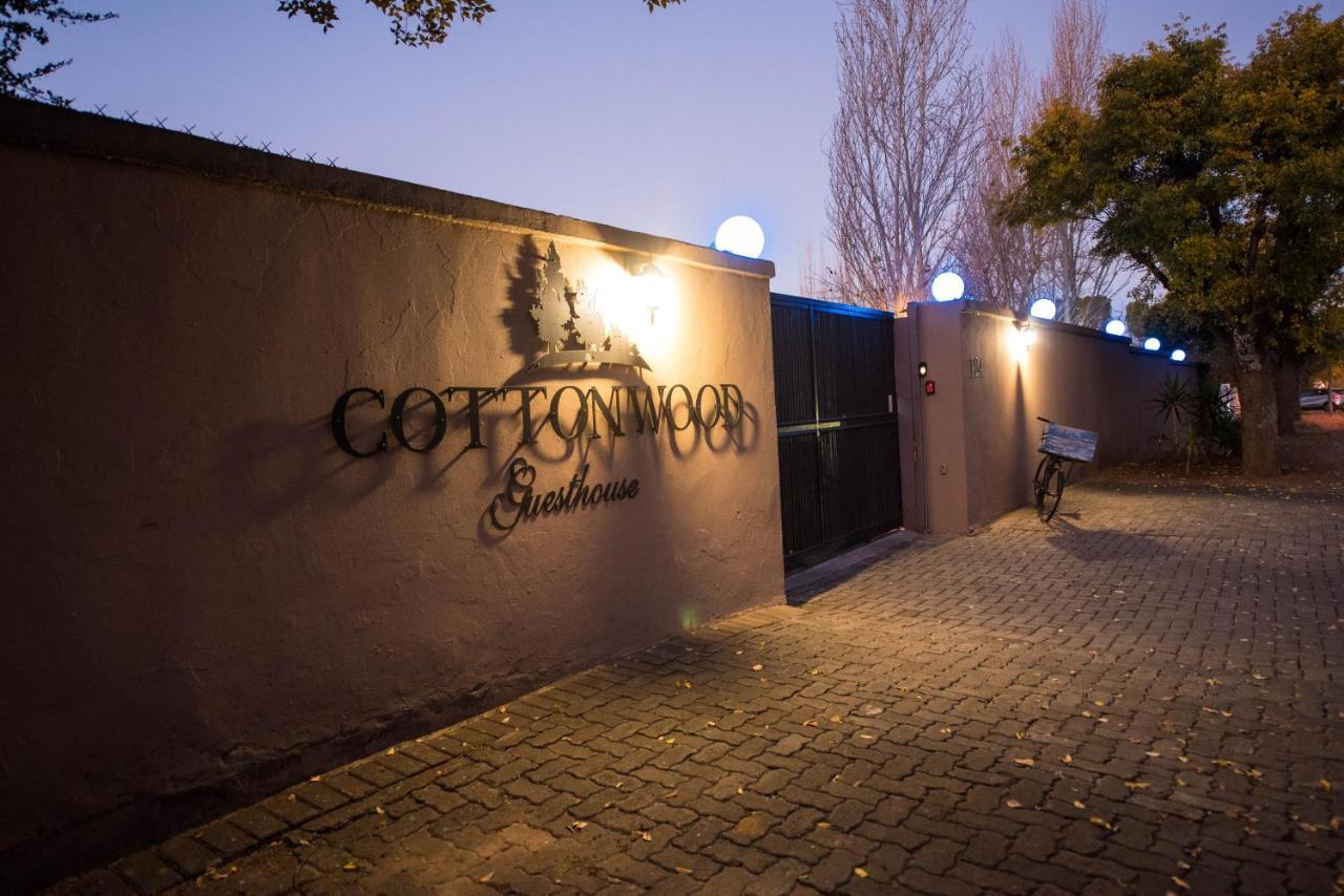 Cottonwood Guesthouse Oasis Блумфонтейн Екстер'єр фото